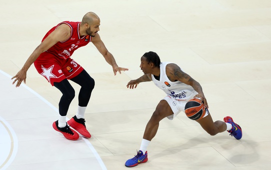 Anadolu Efes, Milano'ya Yenildi