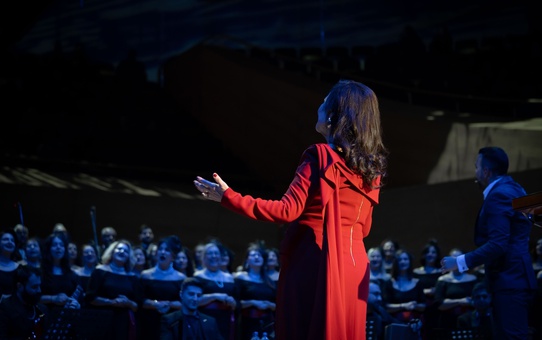 Türkan Şoray ve İyilik Korosu'ndan Unutulmaz Konser