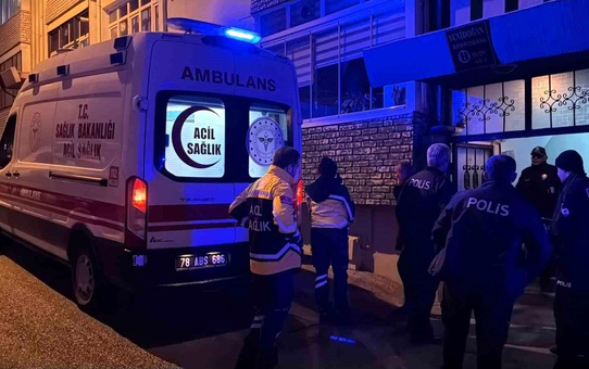 Karabük'te Yaşlı Adam Merdiven Boşluğunda Ölü Bulundu