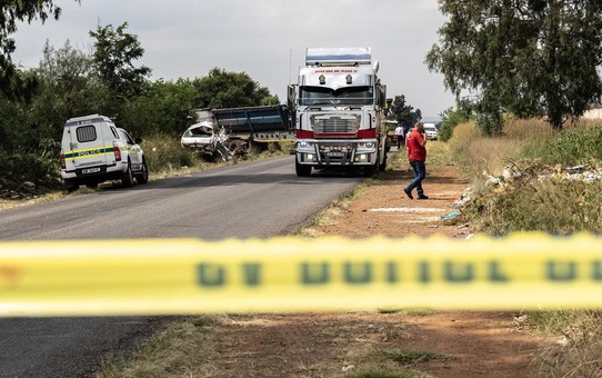 Güney Afrika'da Okul Servisi Kazası: 13 Öğrenci Hayatını Kaybetti