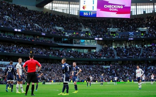 IFAB'tan tarihi karar! Futbolseverleri illallah ettiren olaya 10 saniye kuralı