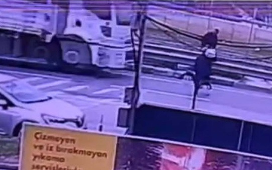 Manisa'da Kamyon Çarpması: 77 Yaşındaki Osman Aktaş Hayatını Kaybetti