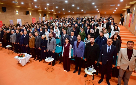 Van'da 10. Tematik Kış Kampları Başladı: Sosyal Psikoloji Temasıyla 130 Öğrenci Bir Araya Geldi
