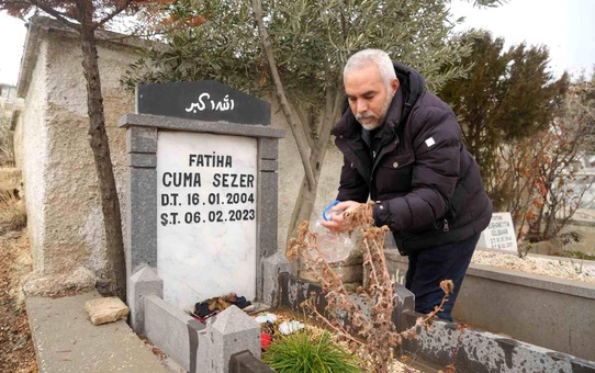 Asrın felaketinde oğlunu kaybeden baba: Biz hala 6 Şubat'tayız
