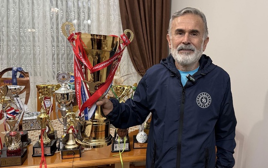 Şiddetle öneriyor! 75 yaşındaki veteran atlet sağlığını bakın neye borçluymuş