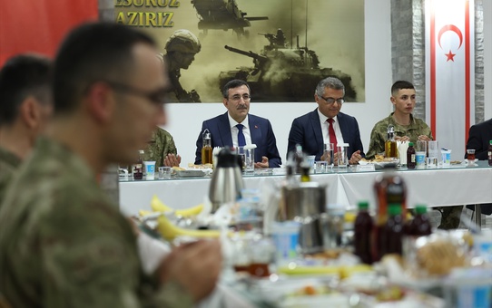 Cumhurbaşkanı Yardımcısı Yılmaz, KKTC'de Mehmetçikle iftar yaptı Açıklaması