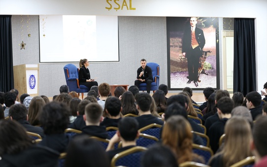 Cihan Aydın'dan Öğrencilere Futbol Semineri