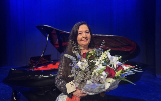 Şefika Kutluer AKM'de Büyüleyici Konser Verdi
