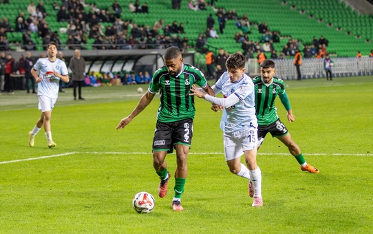 Sakaryaspor Adana Demirspor'u 4-0 Yendi