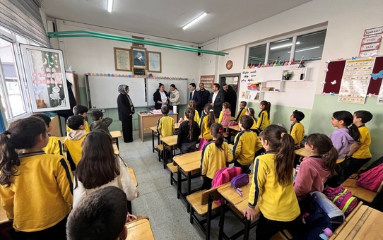 Başkan Toy'dan Öğrencilere Bayram Harçlığı