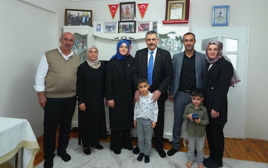 İçişleri Bakanı Çiftçi, iftarda şehit ailesi ile bir araya geldi