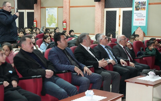 Sinan Yağmur Çubuk'ta Konferans Verdi