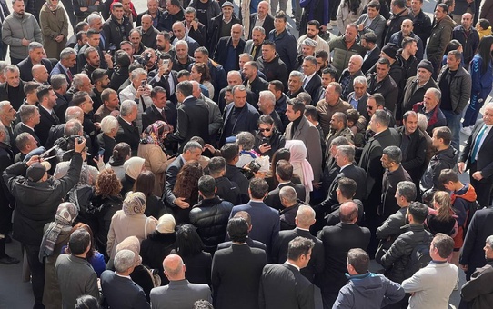 Bakan Yardımcılığına atanan Vali Çelik, Hakkari'ye veda etti