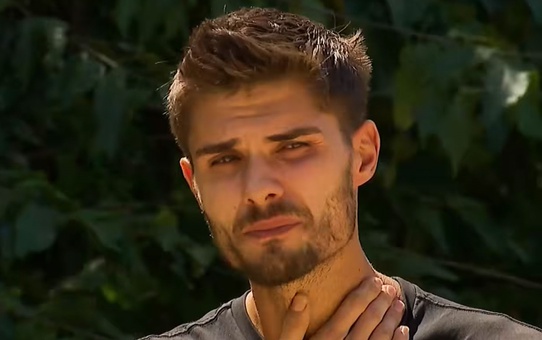 Barış Murat Yağcı Survivor'a geri döndü; gözyaşlarına hakim olamadı