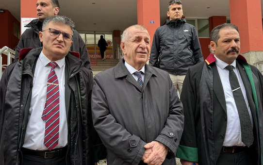 Ümit Özdağ, Tehdit Davasında İlk Duruşmaya Katıldı
