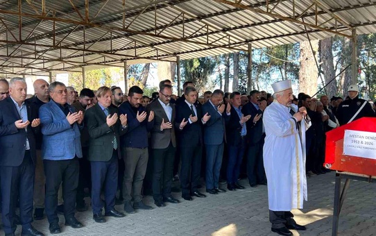 72 yaşında hayatını kaybeden emekli Vali Yardımcısı son yolculuğuna uğurlandı