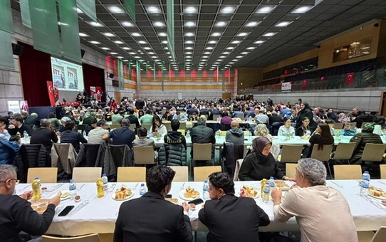 İsviçre Türk Toplumu Zürih'te iftar sofrasında buluştu