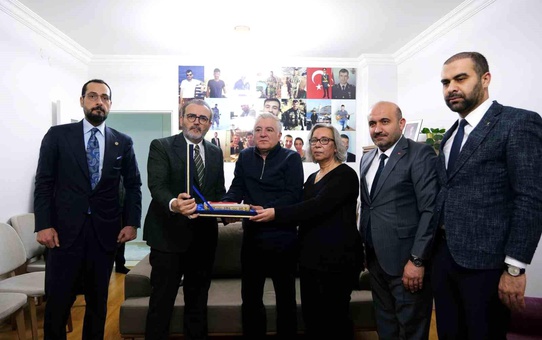 AK Parti MKYK Üyesi Ünal, şehit ailesinin misafiri oldu