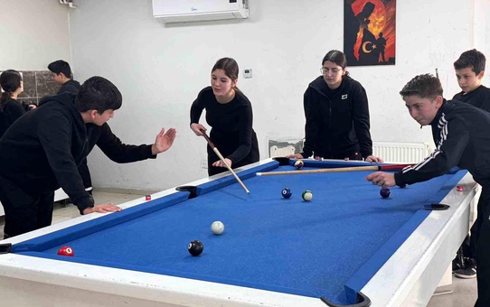 Gençlik Merkezi, Öğrencilere Kapılarını Açtı