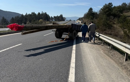 Bolu'da Traktör Devrildi: Genç Sürücü Hayatını Kaybetti