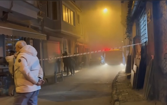 Daire alev alev yandı, ünlü oyuncu son anda kurtuldu: Kedilerimizi alıp hemen çıktık