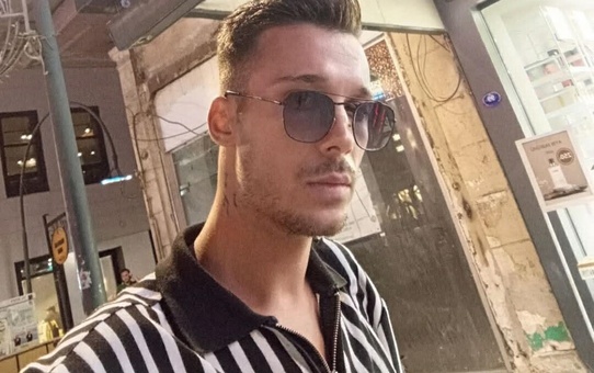 Kalbinden bıçaklanan genç müzisyen hayata veda etti