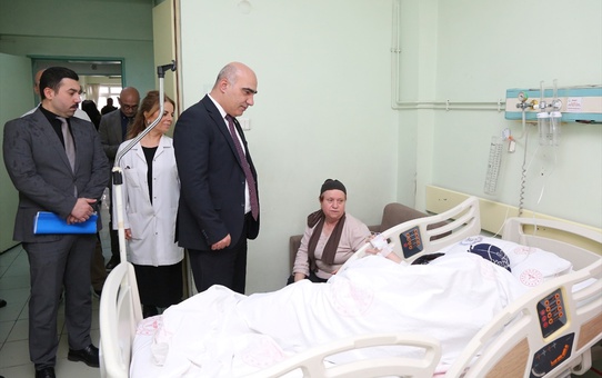 İzmir İl Sağlık Müdürü Hastanede İnceleme Yaptı