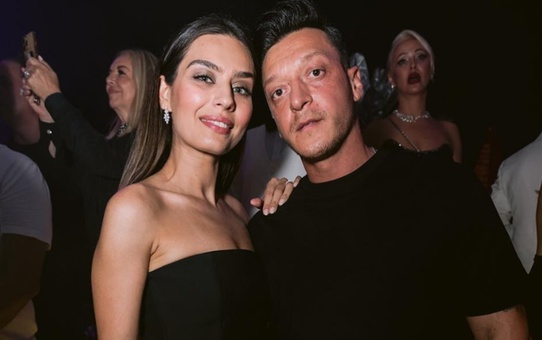 Mesut Özil ve Amine Özil üçüncü kez anne baba oldu