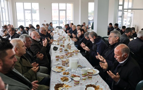 Çolakbayrakdar, Yemliha ve Mahzemin'i Ziyaret Etti