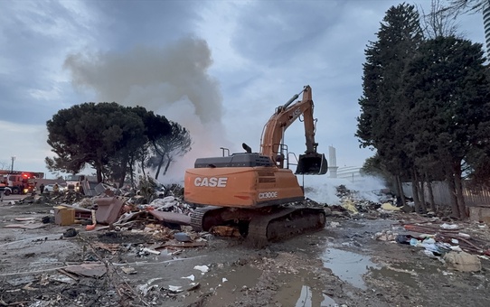 Kartal'da Çöplük Yangını