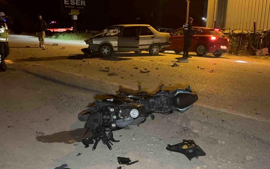 Çanakkale'de Otomobil ve Motosiklet Kazası: 3 Yaralı