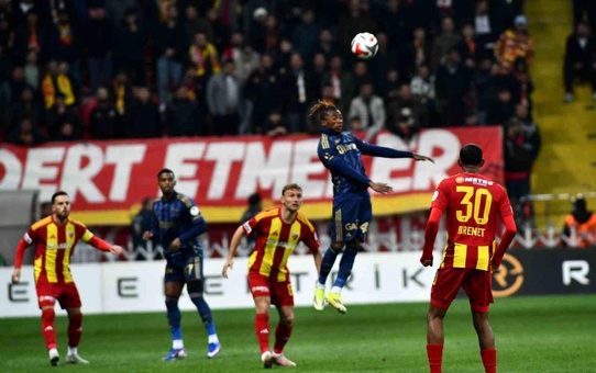 Fenerbahçe İlk Yarıda Önde