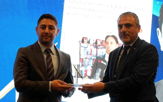 Kemal Diri, 2025 Altın Kalem Ödülü'nü Kazandı