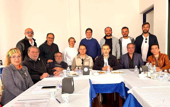 Dondurmam Gaymak'ın Devamı Geliyor
