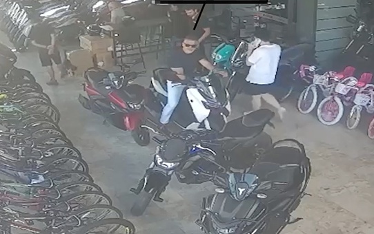 Manavgat'ta eski başkanın rüşvet parası motosikletle taşınmış