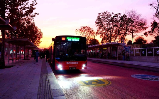 Sakarya'da metrobüs seferlerine saat ayarı