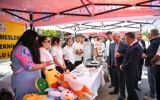 Meslek Fuarı ile El Sanatları Tanıtıldı