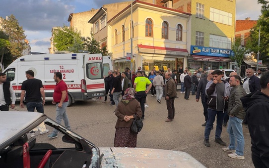 Taşköprü'de Otomobil Kazası: 2 Yaralı