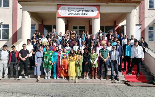 Kopal Lisesi'nden Anlamlı Sergi