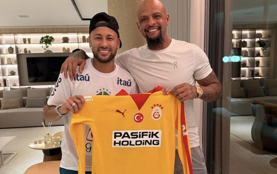 Melo, Neymar’a Galatasaray forması hediye etti