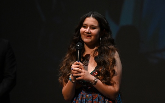 Emel Göksu'ya Uçan Süpürge Onur Ödülü