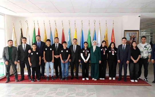 Köy Okulundan Bilardo Şampiyonluğu
