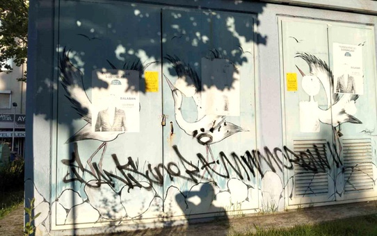 Sanatla güzelleştirilen trafolar vandalların hedefi oldu