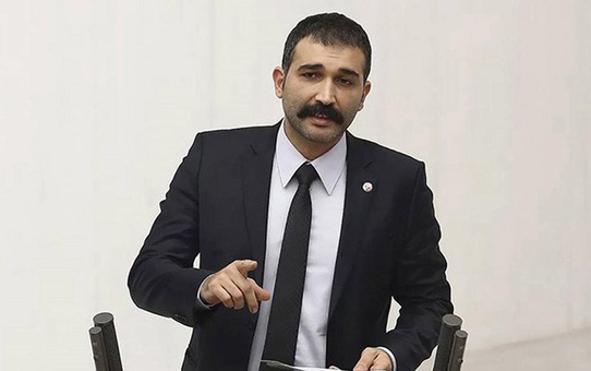 Siyasetten uzaklaşan Barış Atay, ünlü oyuncuyla aşk kaçamağında
