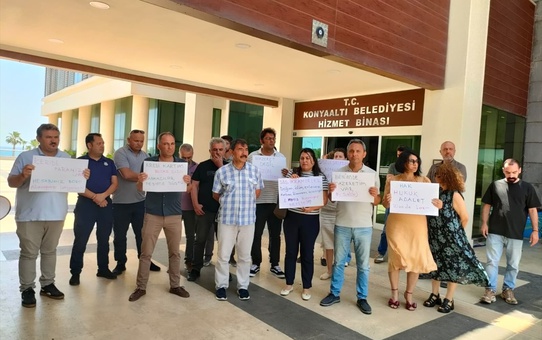 Konyaaltı Belediyesi’nde Memur Protestosu