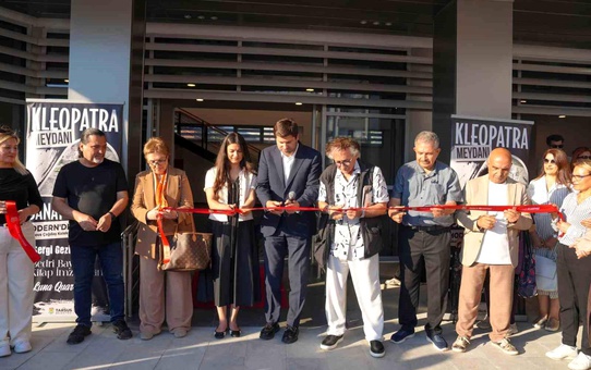 Tarsus'ta tarih ve sanatın buluşma noktası Kleopatra Meydanı açıldı