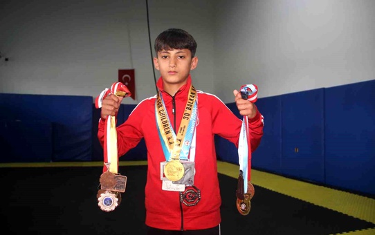 Şiyar Paylı'nın 22 Madalyası ve Olimpiyat Hedefi