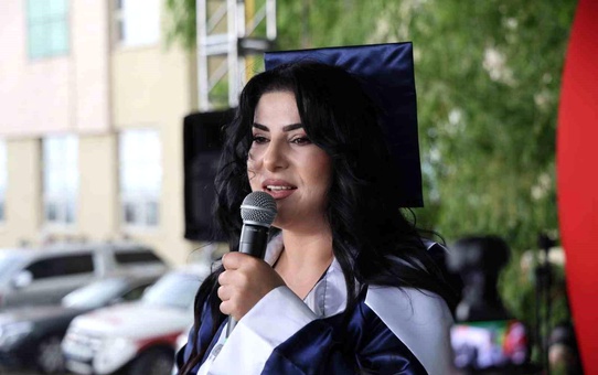 Açık Lise Mezunu Emine Güneş, Üniversiteyi Birinci Tamamladı