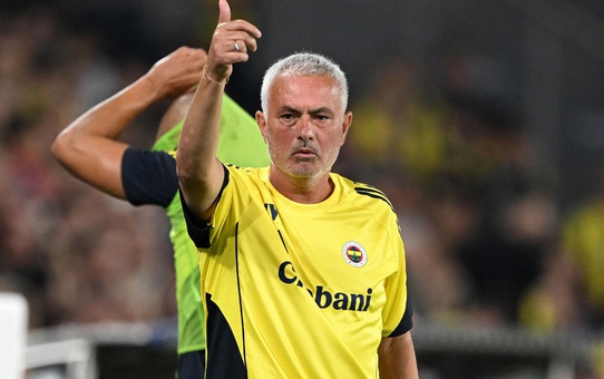 Jose Mourinho Real Madrid'e Beşiktaş'ın eski yıldızıyla birlikte dönüyor
