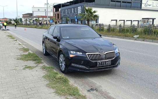 Erfelek Belediye Başkanı'nın makam aracının çarptığı bisikletli yaralandı